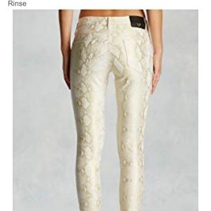 True Religion Jeans - True religion Halle super skinny jeans 25 gold True Religion Jeans - True religion Halle super skinny jeans 25 gold